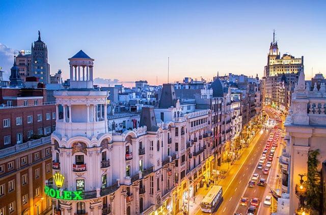 Precioso Cerca Tetuan - Apartamento Plaza Castilla Madrid Eksteriør billede